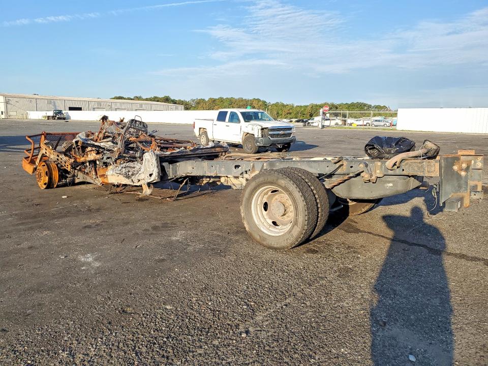 2018 Ford F-450 super duty VIN 1FD0W4HTXJEC98450 COPART salvage auction — BURN, Fl - Certificate Of Destruction, sold $800 on 2026-07-08 (photo 2)
