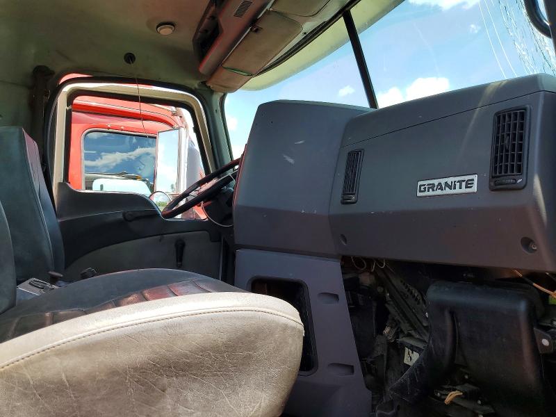 2013 Mack Gu813 VIN 1M2AX18C2DM021091 COPART salvage auction — ROLLOVER, FL - CERT OF TITLE SLVG REBUILDABLE, sold $8,800 on 2026-07-23 (photo 5)