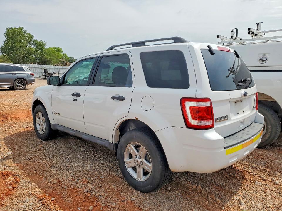 2011 Ford Escape hybrid VIN 1FMCU5K36BKB48842 COPART salvage auction — MINOR DENT/SCRATCHES, OK - CERTIFICATE OF TITLE, sold $2,600 on 2026-07-09 (photo 2)