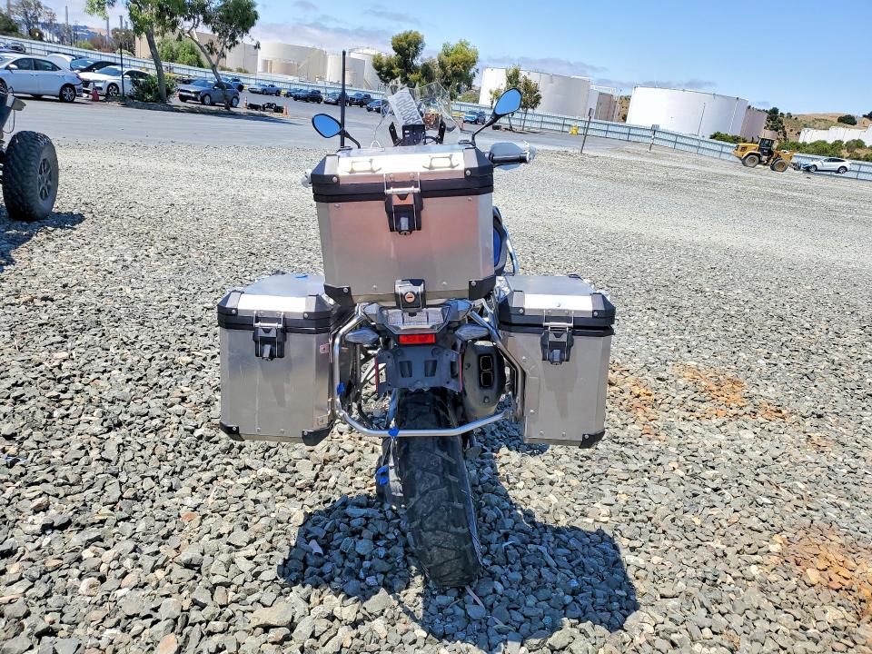 2023 BMW R 1250 VIN WB10M1306P6G81763 COPART salvage auction — ALL OVER, Ca - Salvage Certificate, sold $6,400 on 2026-07-23 (photo 4)