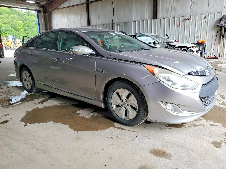 2013 Hyundai VIN KMHEC4A46DA078994 COPART salvage auction — FRONT END, Pa - Certificate Of Salvage, sold $425 on 2026-07-22 (photo 4)