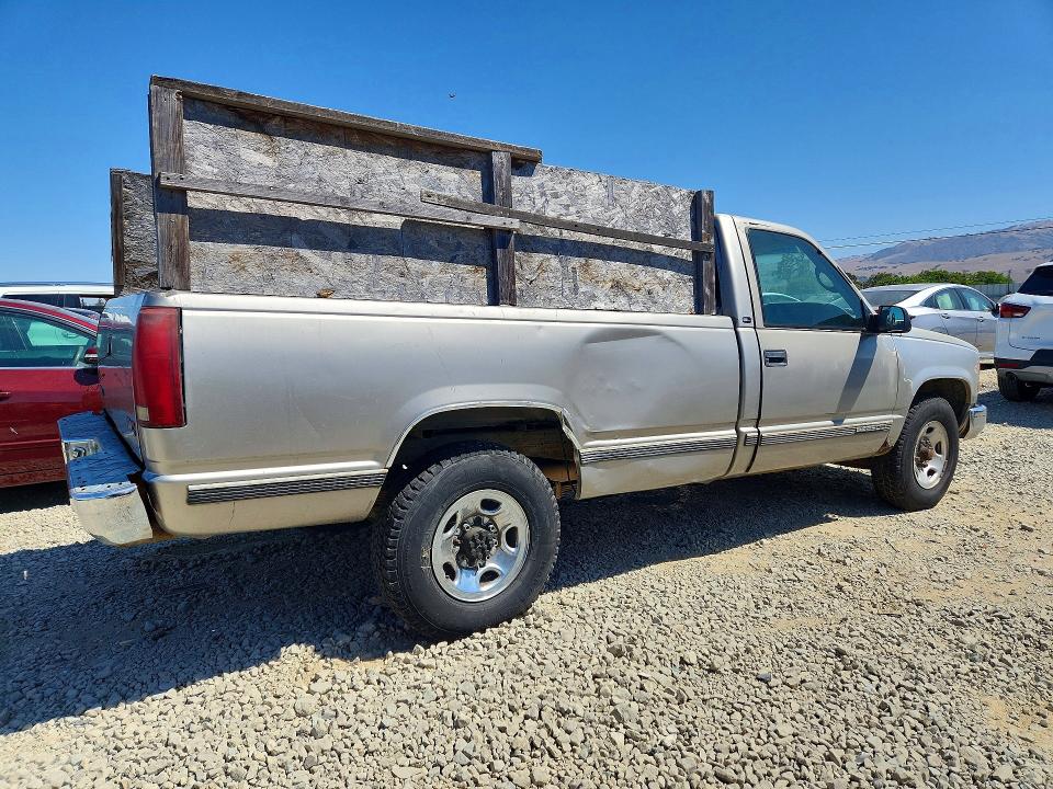 2000 Gmc SIERRA VIN 1GTGC24J7YR155320 COPART salvage auction — SIDE, Ca - Dlr/Dis/Exp Only Salvage Title, sold $450 on 2026-07-02 (photo 3)