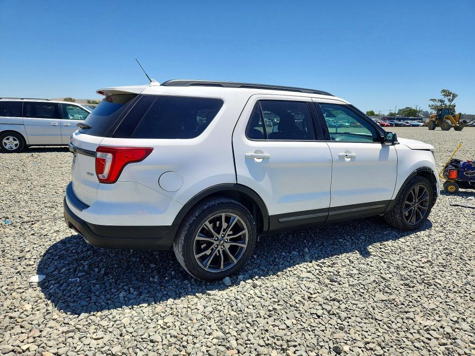 2018 Ford Explorer VIN 1FM5K8D80JGA43210 COPART salvage auction — FRONT END, Salvage Title, sold $3,200 on 2026-07-30 (photo 3)