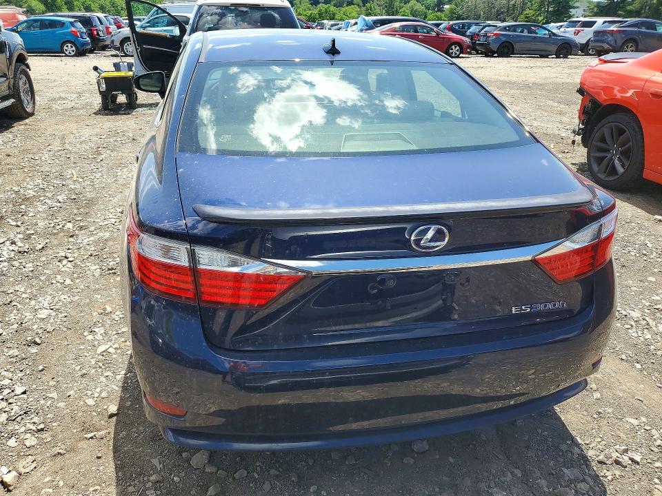 2013 Lexus VIN JTHBW1GG7D2038477 COPART salvage auction — MINOR DENT/SCRATCHES, Md - Certificate Of Title, sold $2,450 on 2026-07-09 (photo 6)
