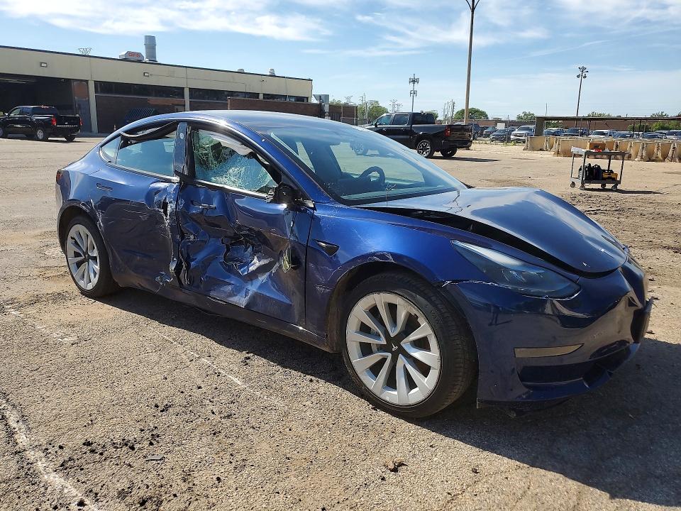 2022 Tesla Model 3 VIN 5YJ3E1EA1NF189028 COPART salvage auction — SIDE, Il - Salvage Certificate, sold $3,300 on 2026-07-20 (photo 4)