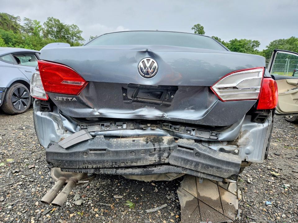 2014 Volkswagen VIN 3VW2K7AJXEM324674 COPART salvage auction — REAR END, Id - Salvage Certificate Of Title, sold $225 on 2026-07-31 (photo 6)