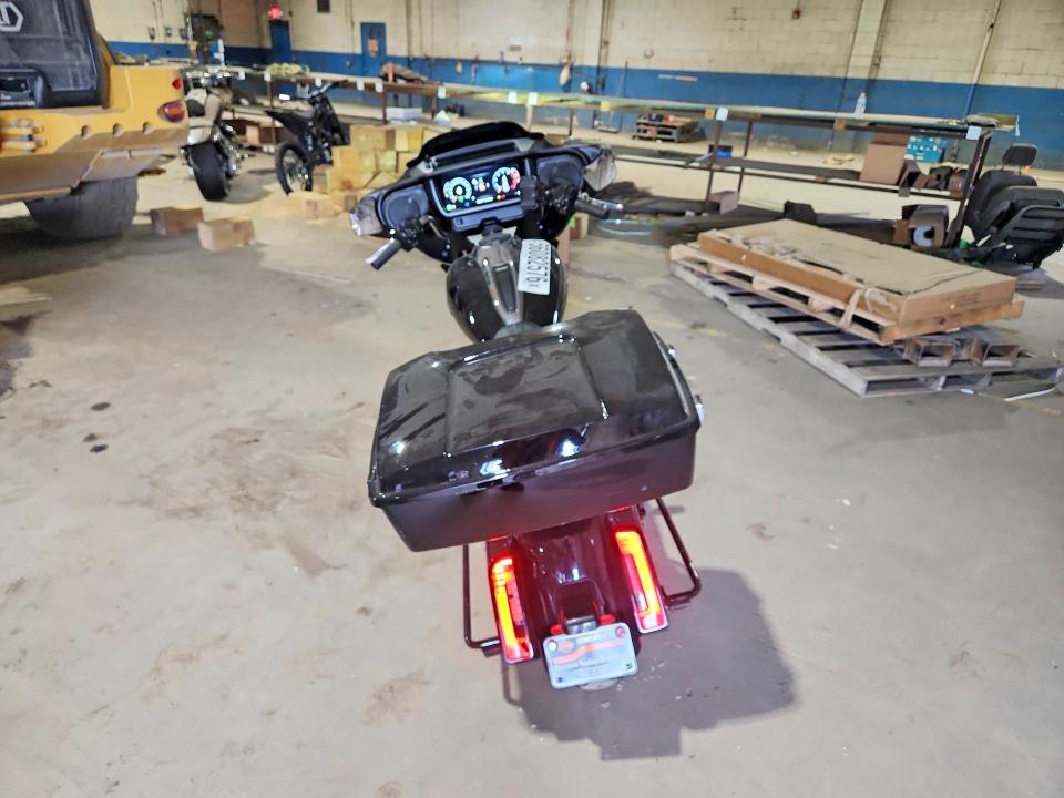 2024 Harley-davidson Fl VIN 1HD1KB719RB662085 COPART salvage auction — MINOR DENT/SCRATCHES, MI - CERTIFICATE OF TITLE, sold $10,500 on 2026-07-24 (photo 4)