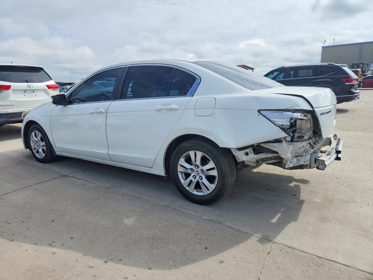2009 Honda Accord VIN 1HGCP26479A164353 COPART salvage auction — Rear End, TX - SALVAGE VEHICLE TITLE, sold $1,050 on 2026-06-29 (photo 2)