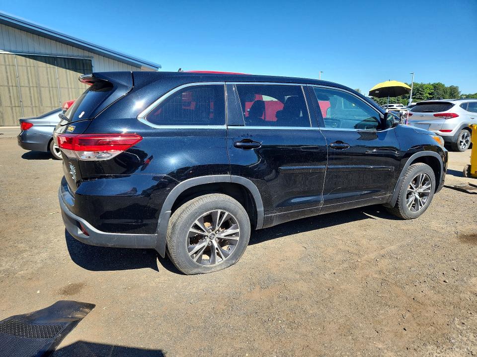 2018 Toyota Highlander VIN 5TDBZRFH7JS898904 COPART salvage auction — MINOR DENT/SCRATCHES, Fl - Certificate Of Title, sold $11,100 on 2026-07-03 (photo 3)