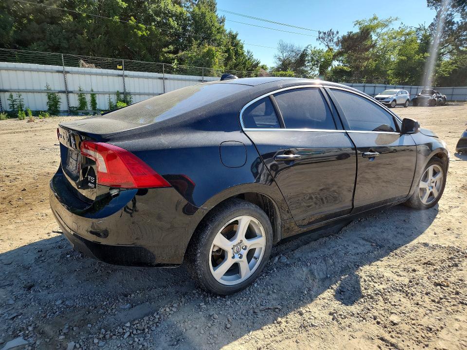 2013 Volvo S60 VIN YV1612FHXD2200730 COPART salvage auction — FRONT END, Va - Cert Of Title - Salvage, sold $200 on 2026-07-07 (photo 3)