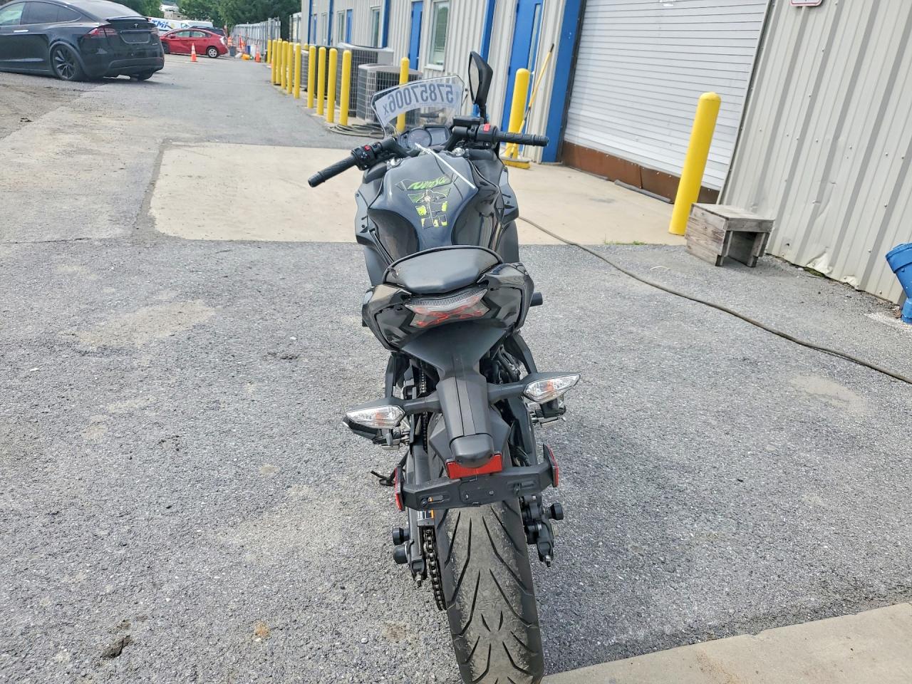 2019 Kawasaki EX650 VIN JKAEXEK12KDA32977 COPART salvage auction — Side, MD - CERT OF SALVAGE > 75% DAMAGE, sold $1,050 on 2026-07-09 (photo 4)