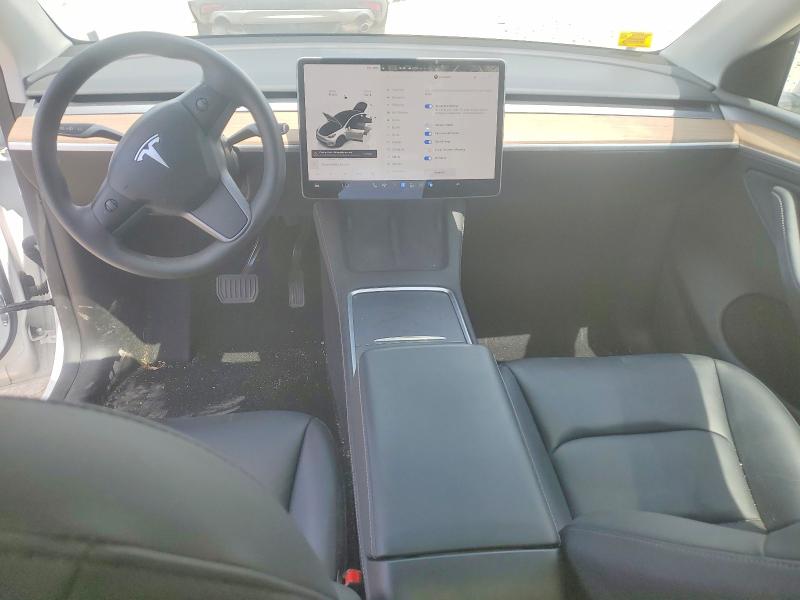 2024 Tesla Model y VIN 7SAYGDEE4RA216278 COPART salvage auction — SIDE, Salvage Title, sold $7,700 on 2026-07-28 (photo 8)