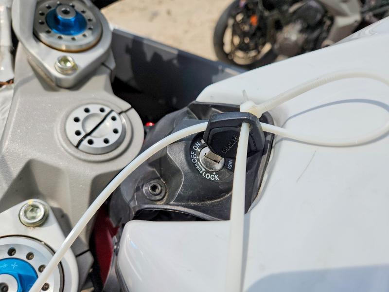 2024 Ducati Supersport VIN ZDMVABDS6RB006370 COPART salvage auction — FRONT END, DC - CERTIFICATE OF TITLE, sold $6,800 on 2026-07-09 (photo 8)