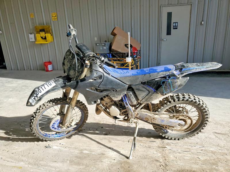 2022 Yamaha Yz125 VIN JYACE29C8NA004527 COPART salvage auction — ALL OVER, Wv - Salvage Certificate, sold $1,750 on 2026-07-02 (photo 3)