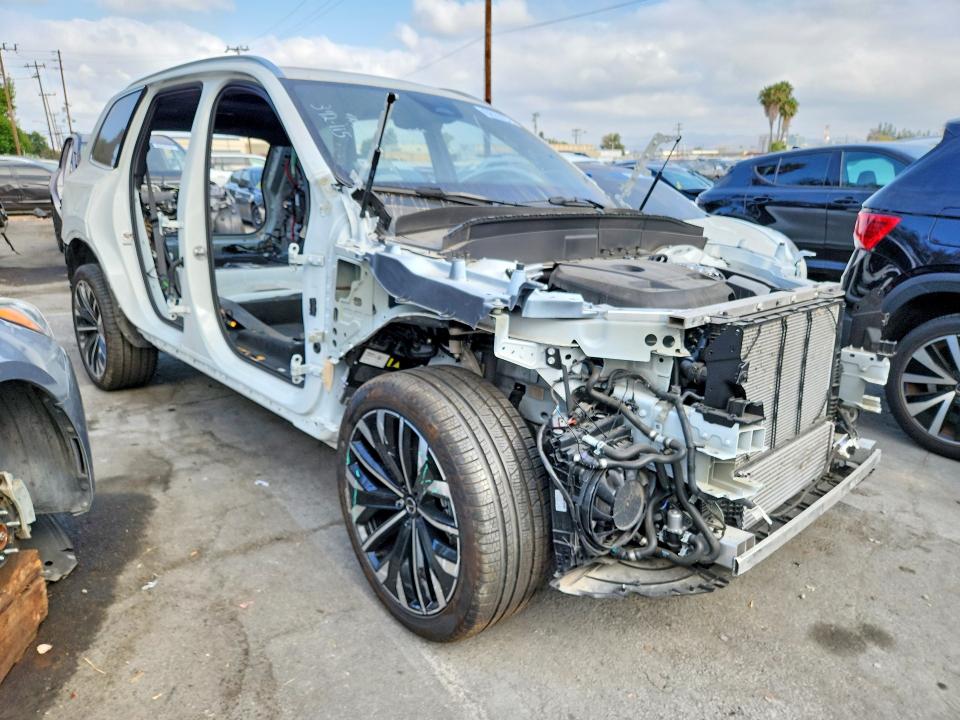 2025 Volvo Xc90 VIN YV4H60PB8S1392115 COPART salvage auction — STRIPPED, CA - SALVAGE CERTIFICATE, sold $6,100 on 2026-07-28 (photo 4)