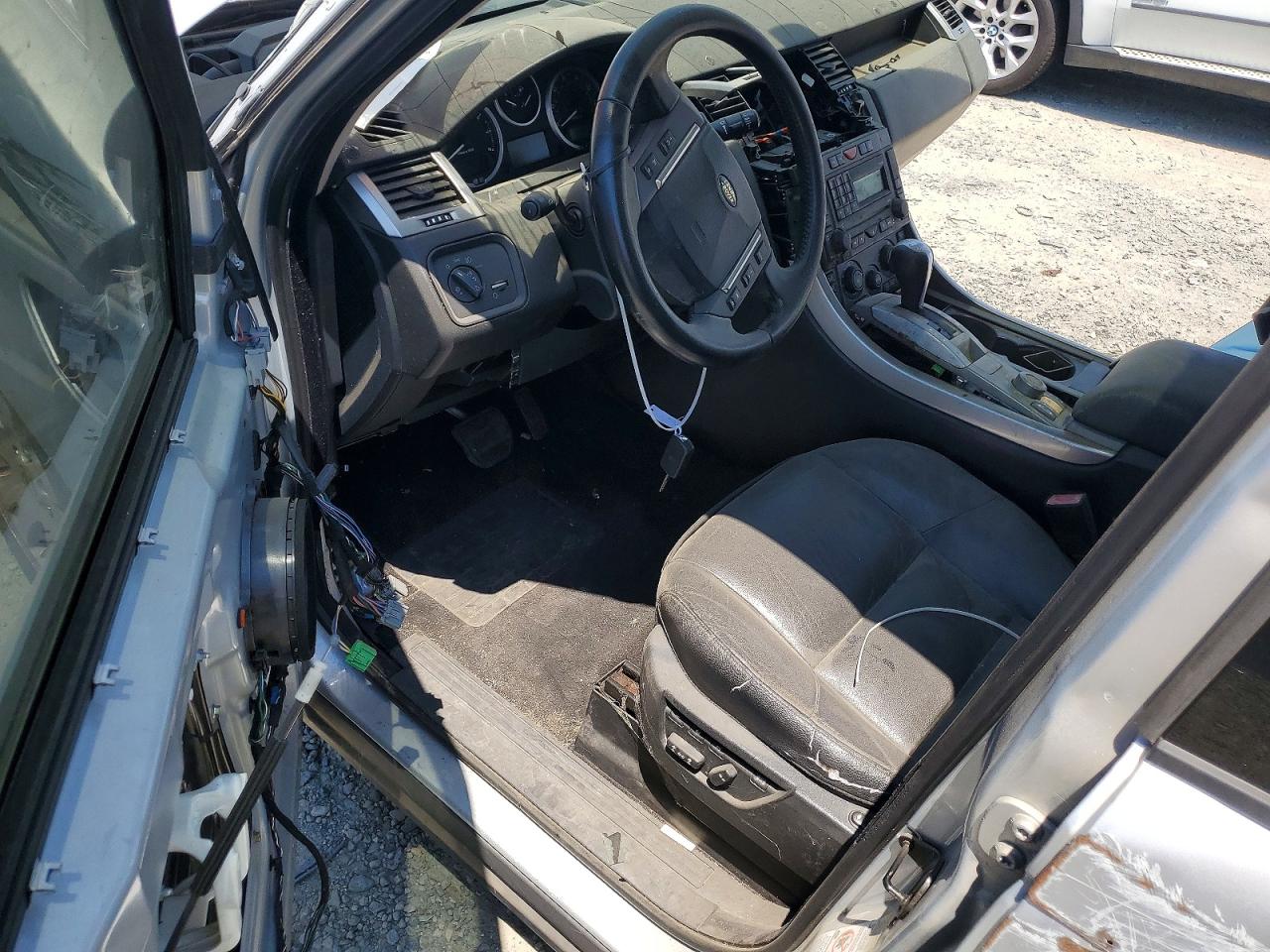 2007 Land Rover Range Rover Sport VIN SALSF25497A987242 COPART salvage auction — Side, CA - DIS/DLR/EXP ONLY LIEN PAPERS, sold $100 on 2026-07-03 (photo 8)