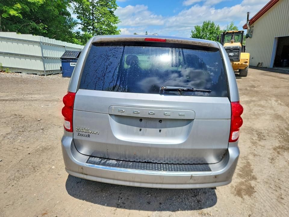 2015 Dodge Caravan VIN 2C4RDGBG4FR685018 COPART salvage auction — FRONT END, MI - CERTIFICATE OF TITLE, sold $500 on 2026-08-17 (photo 6)