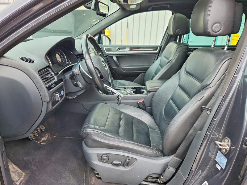 2014 Volkswagen Touareg VIN WVGEF9BP9ED014963 COPART salvage auction — MECHANICAL, PA - RECONSTRUCTED CLEAN, sold $475 on 2026-07-02 (photo 7)