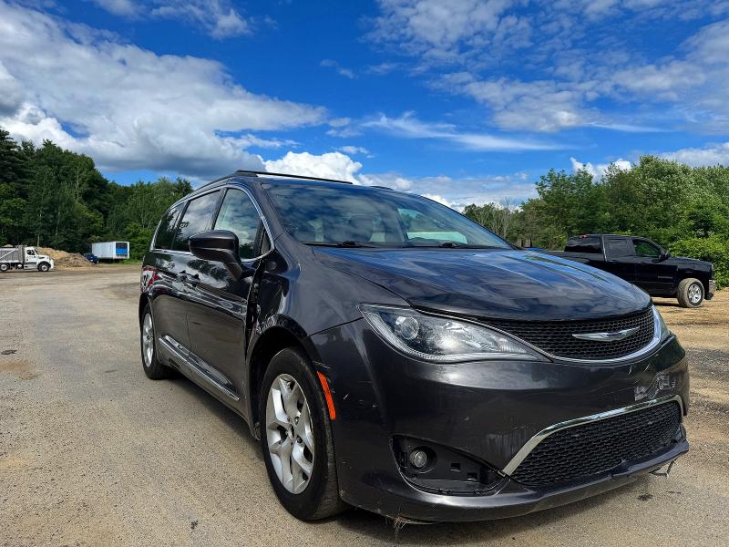 2017 Chrysler Pacifica VIN 2C4RC1BG8HR803588 COPART salvage auction — NORMAL WEAR, Va - Certificate Of Title (P), sold $3,300 on 2026-07-06 (photo 1)
