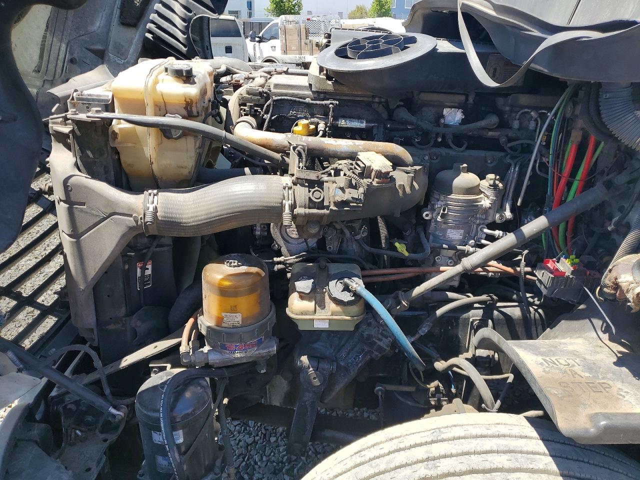 2010 Freightliner Cascadia VIN 1FUJGLDR9ASAP0401 COPART salvage auction — Normal Wear, CA - DIS/DLR/EXP ONLY CLEAN TITLE, sold $2,650 on 2026-06-30 (photo 7)