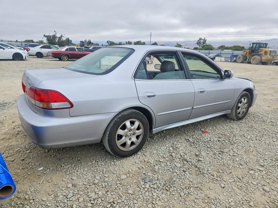 2001 Honda Accord VIN JHMCG66061C021551 COPART salvage auction — FRONT END, CA - SALVAGE CERTIFICATE, sold $850 on 2026-07-14 (photo 3)