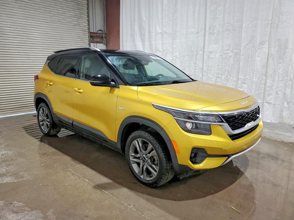 2022 Kia Seltos VIN KNDEUCAA4N7237804 COPART salvage auction — NORMAL WEAR, WV - CERTIFICATE OF TITLE, sold $15,807 on 2026-08-18 (photo 4)