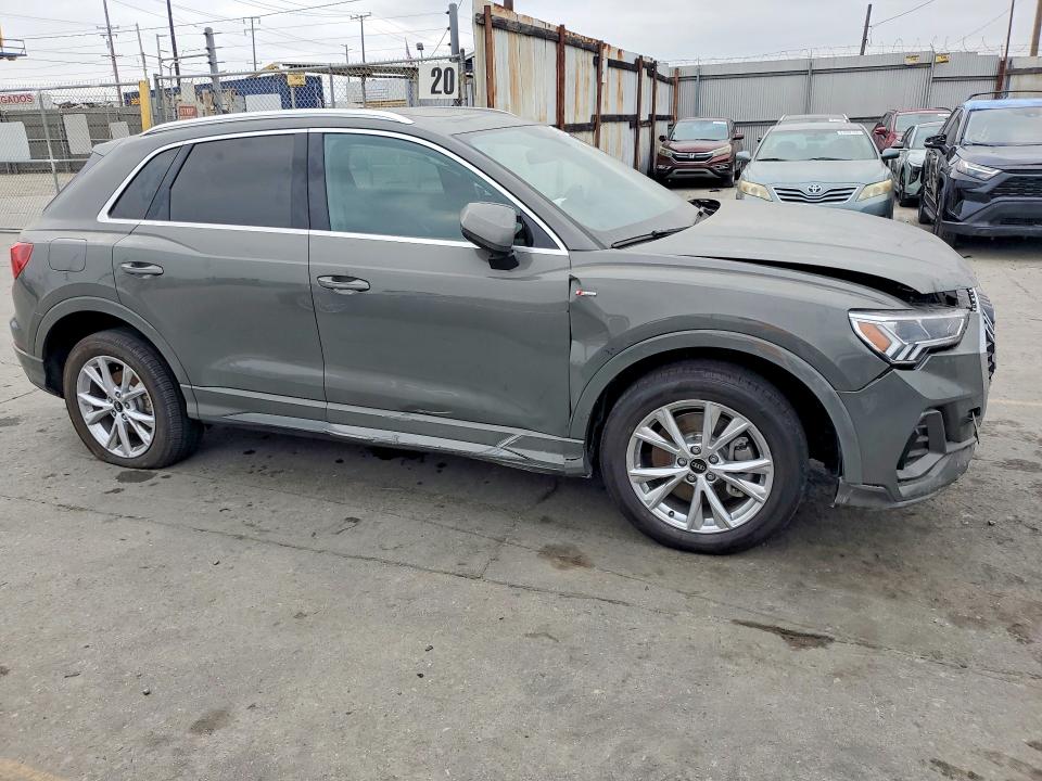 2025 Audi Q3 VIN WA1EECF37S1007299 COPART salvage auction — FRONT END, Id - Dis/Dlr/Exp Only Salvage Title, sold $8,100 on 2026-07-13 (photo 4)