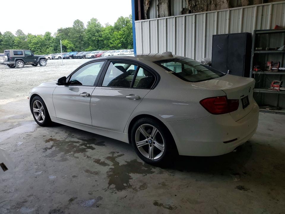 2014 BMW 3er VIN WBA3B3C58EJ977353 COPART salvage auction — MINOR DENT/SCRATCHES, Nc - Dealer Only Clean Title, sold $825 on 2026-07-22 (photo 2)