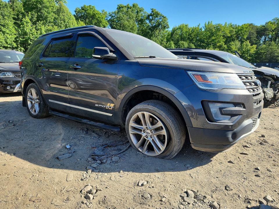 2017 Ford Explorer VIN 1FM5K8D81HGB29443 COPART salvage auction — SIDE, Md - Cert Of Salvage > 75% Damage, sold $2,250 on 2026-07-02 (photo 4)