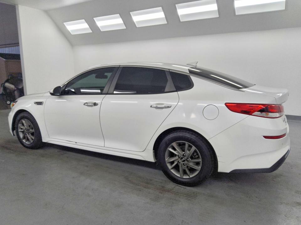 2020 Kia Optima VIN 5XXGT4L30LG390541 COPART salvage auction — MINOR DENT/SCRATCHES, Ca - Certificate Of Title, sold $3,350 on 2026-07-07 (photo 2)