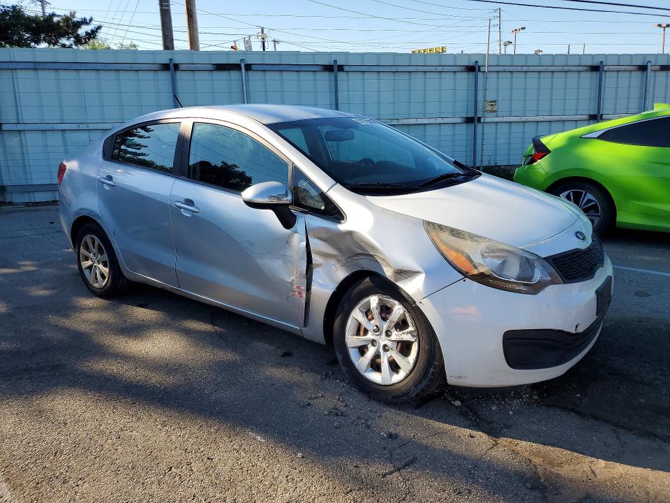 2014 Kia VIN KNADM4A3XE6418427 COPART salvage auction — SIDE, Salvage Title, sold $80 on 2026-07-10 (photo 4)