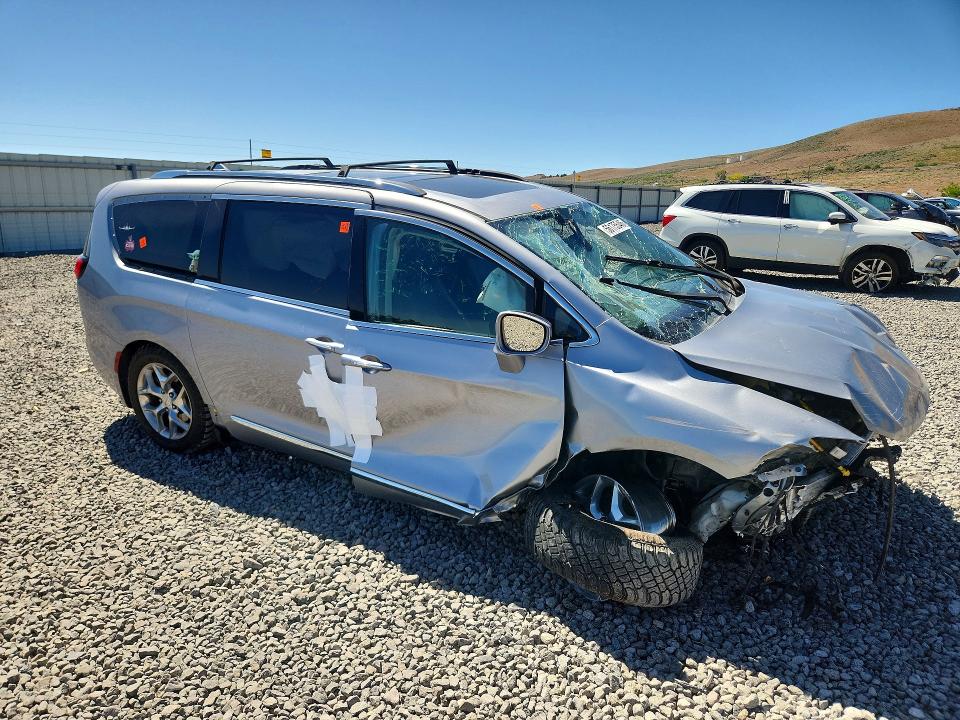 2018 Chrysler Pacifica VIN 2C4RC1GG3JR320380 COPART salvage auction — FRONT END, Nv - Salvage Title, sold $375 on 2026-07-30 (photo 4)