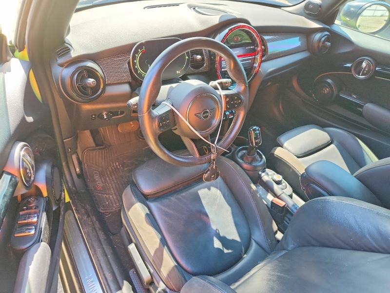 2022 Mini VIN WMW23DL0XN3N29266 COPART salvage auction — WATER/FLOOD, Fl - Cert Of Title-Slvg Rebld Flood, sold $10,700 on 2026-08-06 (photo 8)