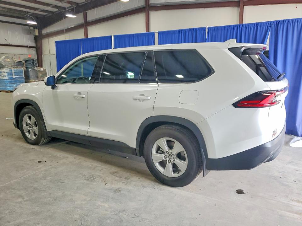2026 Toyota Highlander VIN 5TDAAAA54TS042917 COPART salvage auction — MINOR DENT/SCRATCHES, Fl - Certificate Of Title, sold $37,000 on 2026-07-07 (photo 2)