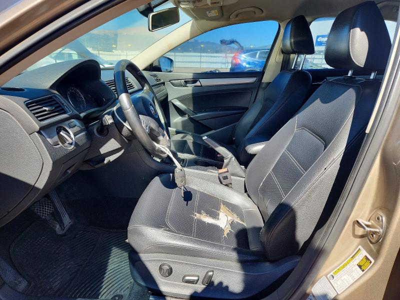 2015 Volkswagen Passat VIN 1VWAT7A35FC015448 COPART salvage auction — MINOR DENT/SCRATCHES, Co - Dis/Dlr/Exp Only Clean Title, sold $325 on 2026-08-03 (photo 7)