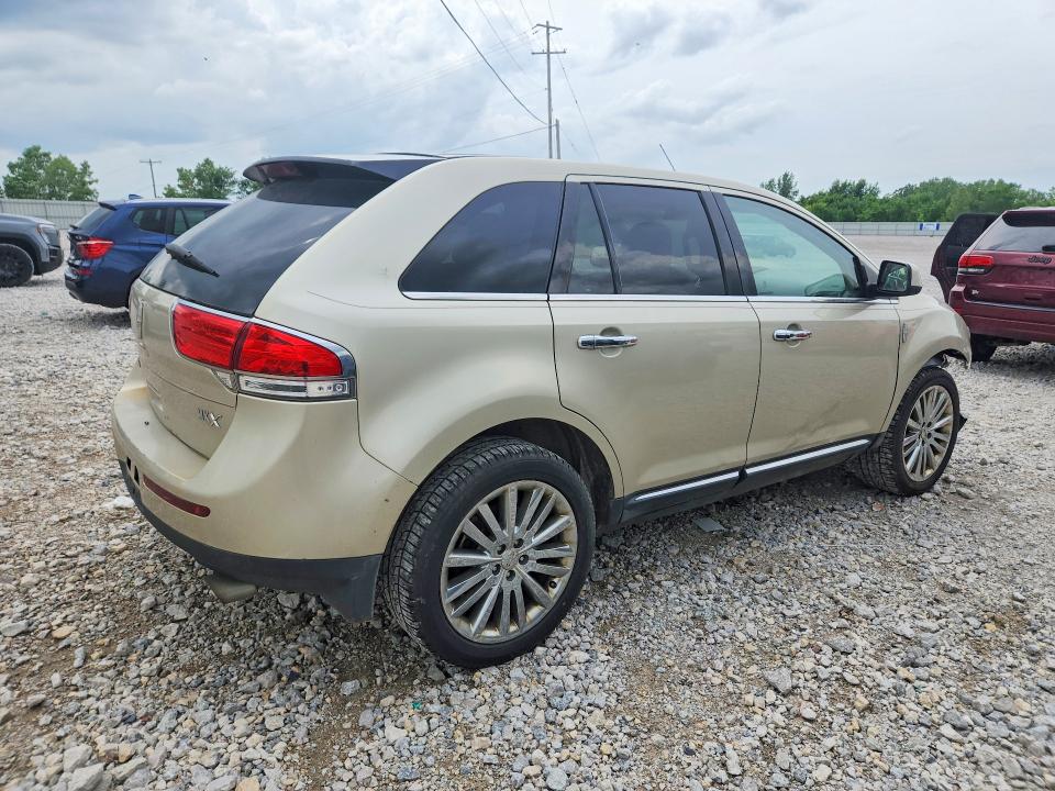 2011 Lincoln Mkx VIN 2LMDJ6JK4BBJ16868 COPART salvage auction — FRONT END, MI - CERTIFICATE OF TITLE, sold $525 on 2026-07-09 (photo 3)