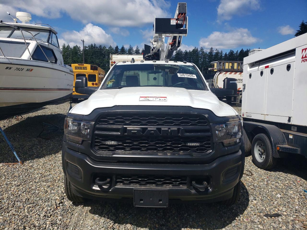 2024 RAM 5500 VIN 3C7WRNBL1RG320251 COPART salvage auction — Side, Bs - Salvage Title, sold $30,000 on 2026-07-08 (photo 5)