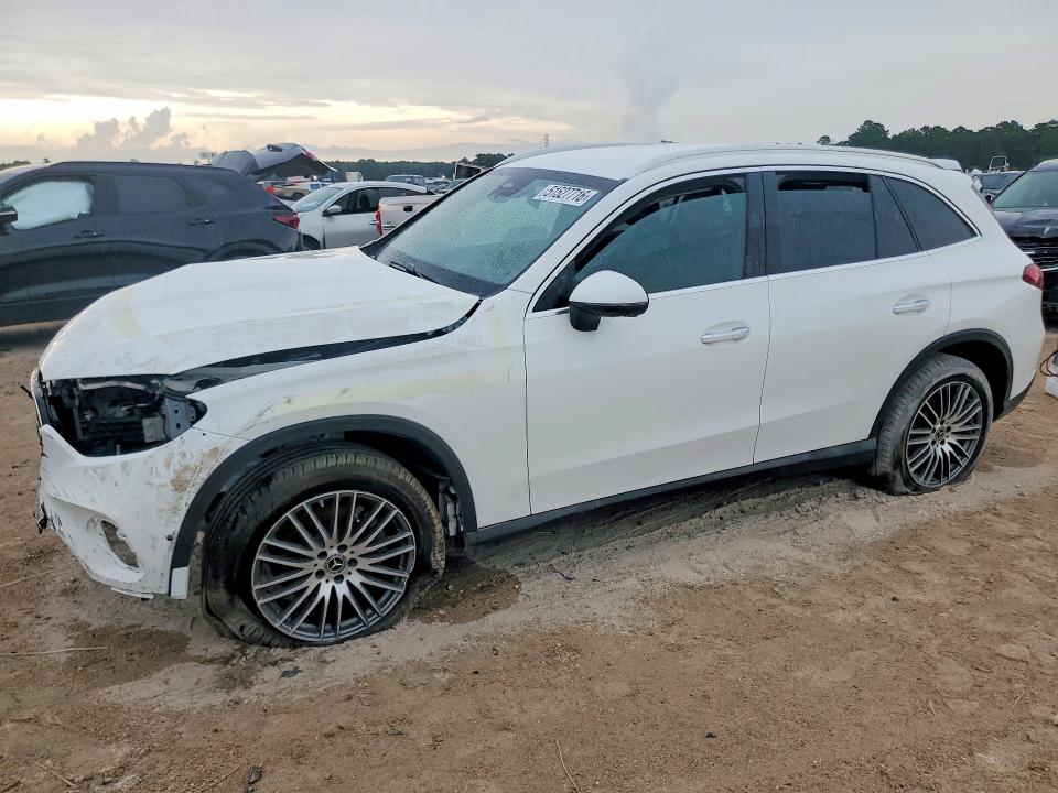 2026 Mercedes-benz Glc VIN W1NKM4GBXTU105422 COPART salvage auction — FRONT END, Nv - Salvage Title, sold $20,000 on 2026-07-31 (photo 1)