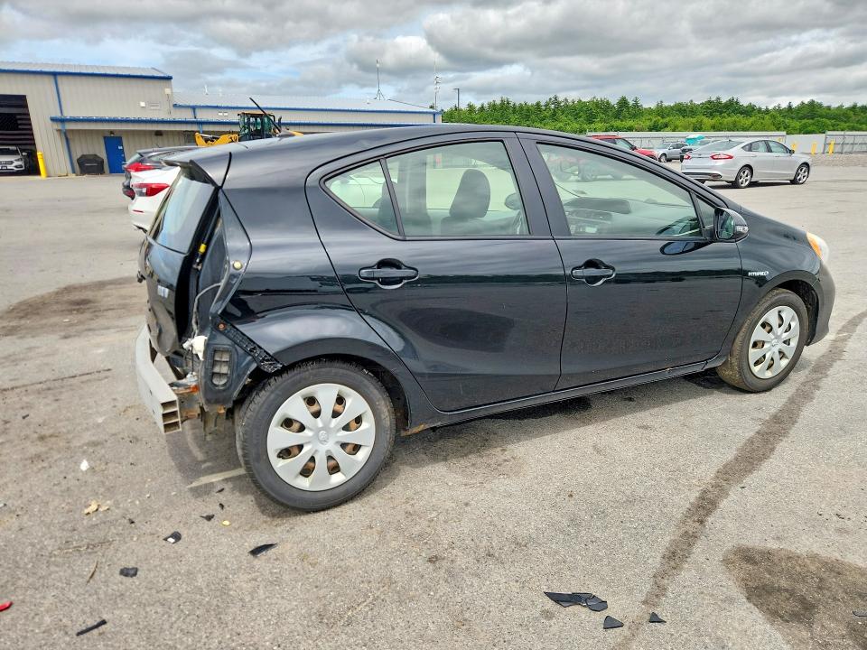 2013 Toyota Prius c VIN JTDKDTB35D1533127 COPART salvage auction — REAR END, Me - Cert Of Title-Salvage Collisio, sold $900 on 2026-07-17 (photo 3)