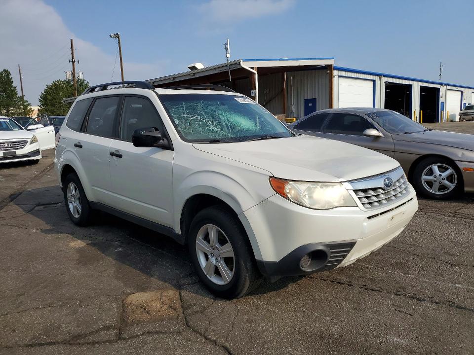2013 Subaru Forester VIN JF2SHABC5DH428542 COPART salvage auction — VANDALISM, Co - Public - Salvage Title, sold $525 on 2026-07-23 (photo 4)