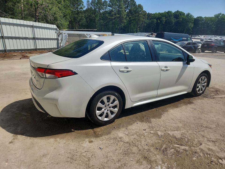 2021 Toyota Corolla VIN JTDEPMAE1MJ118738 COPART salvage auction — MINOR DENT/SCRATCHES, NC - DEALER ONLY CLEAN TITLE (P), sold $10,700 on 2026-07-16 (photo 3)
