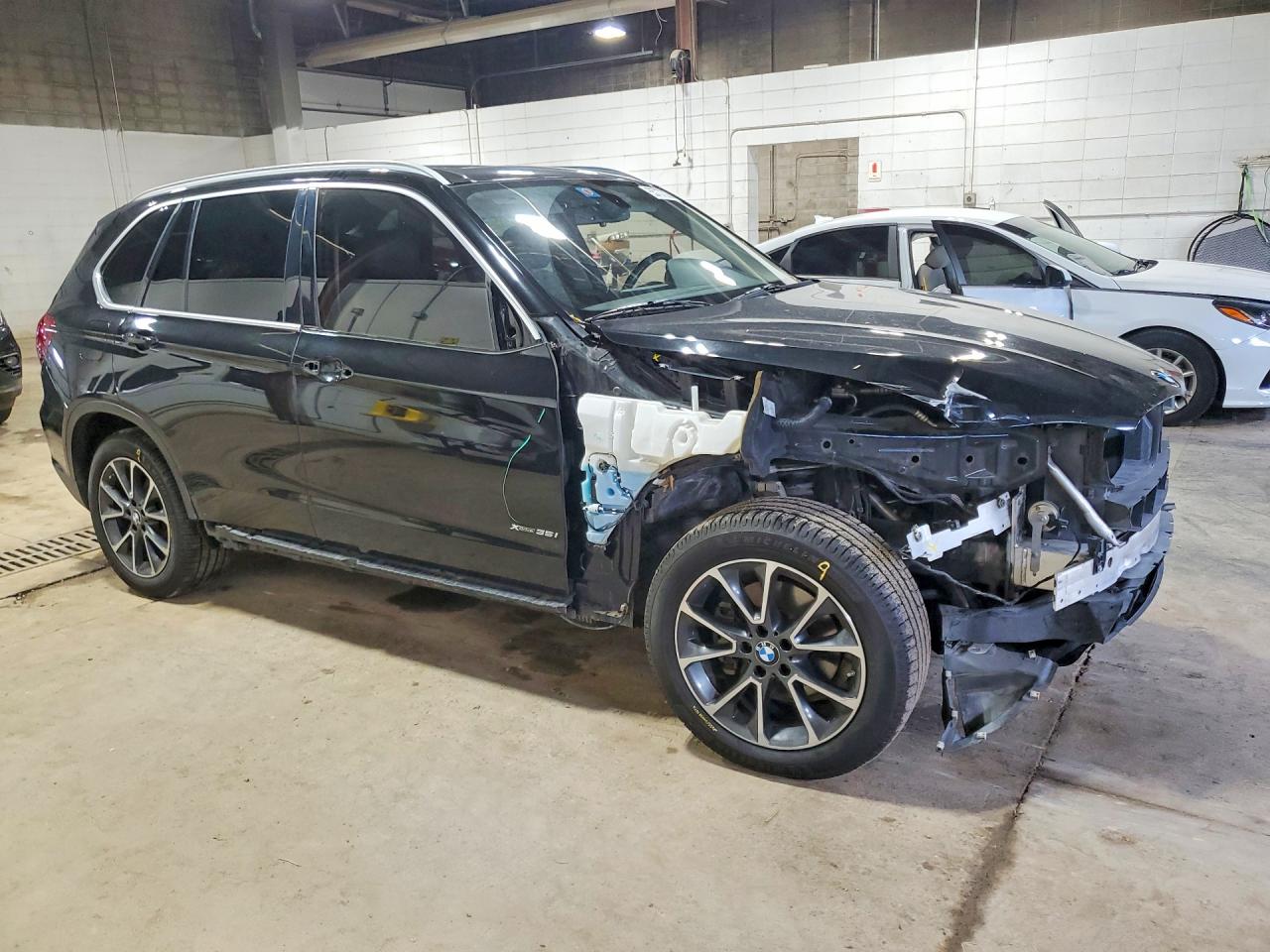 2015 BMW X5 VIN 5UXKR0C59F0P00158 COPART salvage auction — Front End, MN - CERT OF TITLE-SALVAGE, sold $3,250 on 2026-07-09 (photo 4)