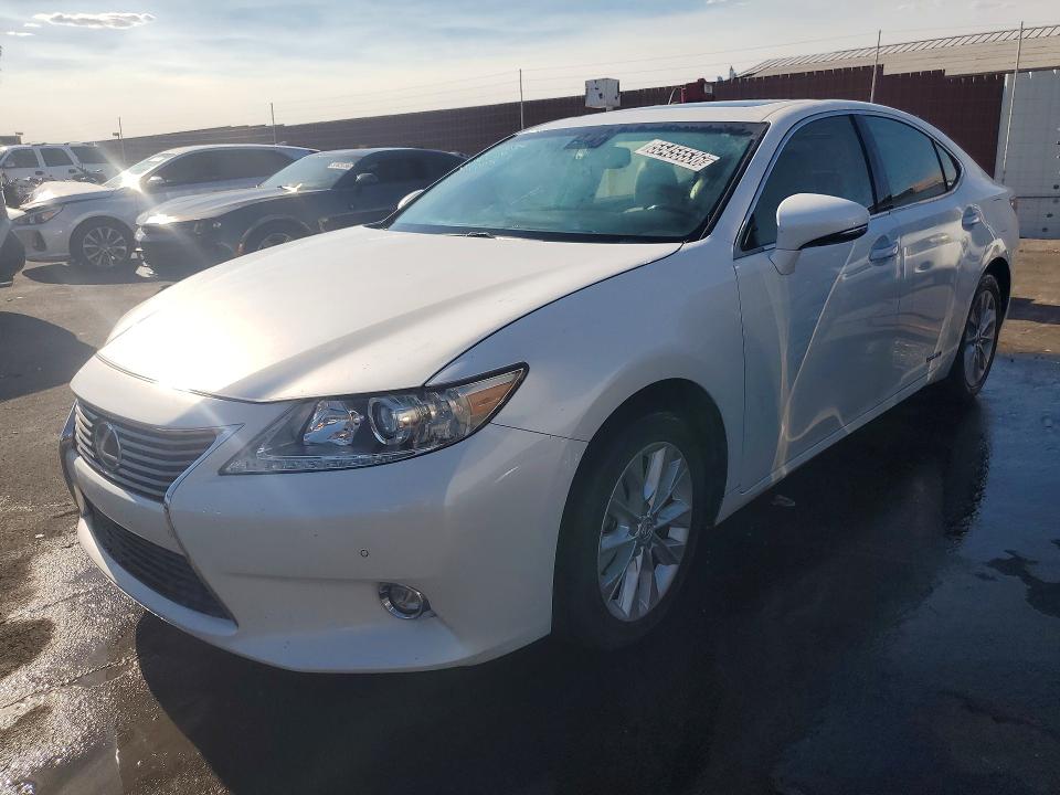 2014 Lexus ES VIN JTHBW1GG4E2066030 COPART salvage auction — MINOR DENT/SCRATCHES, NV - CERTIFICATE OF TITLE, sold $7,600 on 2026-07-14 (photo 1)
