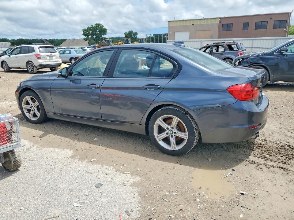 2014 BMW 3er VIN WBA3B3C57EJ977974 COPART salvage auction — MECHANICAL, Mt - Dealer Only Clean Title, sold $950 on 2026-08-01 (photo 2)