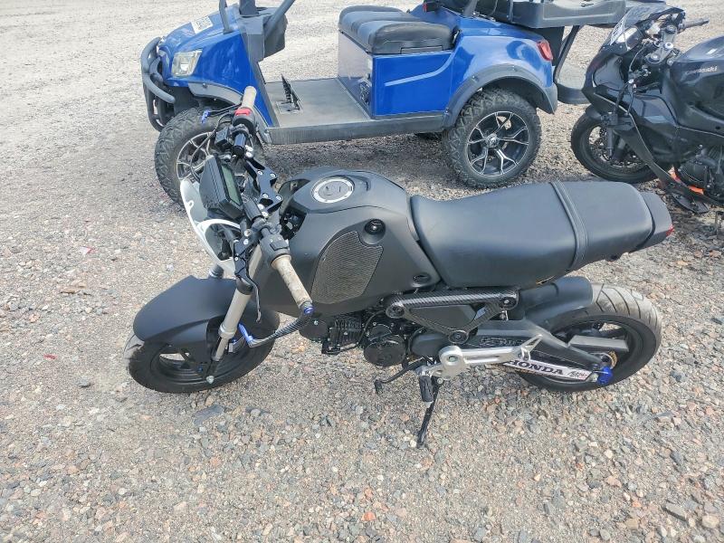 2023 Honda Grom VIN MLHJC9217P5105523 COPART salvage auction — FRONT END, Sc - Certificate Of Title, sold $675 on 2026-07-02 (photo 3)