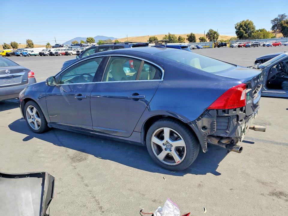 2013 Volvo S60 VIN YV1612FS7D2190945 COPART salvage auction — REAR END, Ca - Salvage Certificate, sold $925 on 2026-07-06 (photo 2)