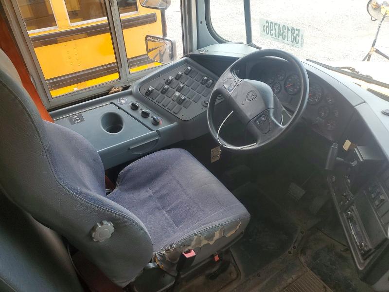 2013 Ic VIN 4DRBUSKN7DB301114 COPART salvage auction — MINOR DENT/SCRATCHES, Ia - Certificate Of Title, sold $2,500 on 2026-09-18 (photo 5)