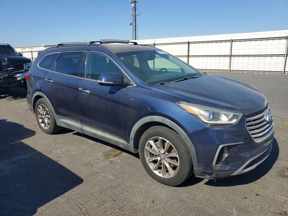 2017 Hyundai Santa fe VIN KM8SN4HF4HU190220 COPART salvage auction — MINOR DENT/SCRATCHES, Ca - Dis/Dlr/Exp Only Clean Title, sold $1,450 on 2026-07-30 (photo 4)