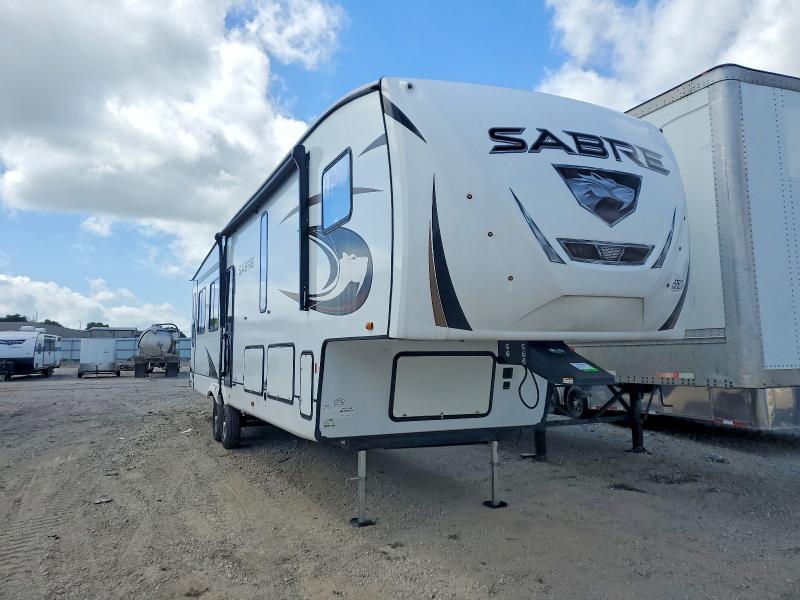 2024 Sabre by forest rive 5th wheel VIN 5ZT3SR1BXR6114009 COPART salvage auction — WATER/FLOOD, TX - SALVAGE TITLE-FLOOD DAMAGE, sold $1,450 on 2026-07-30 (photo 1)