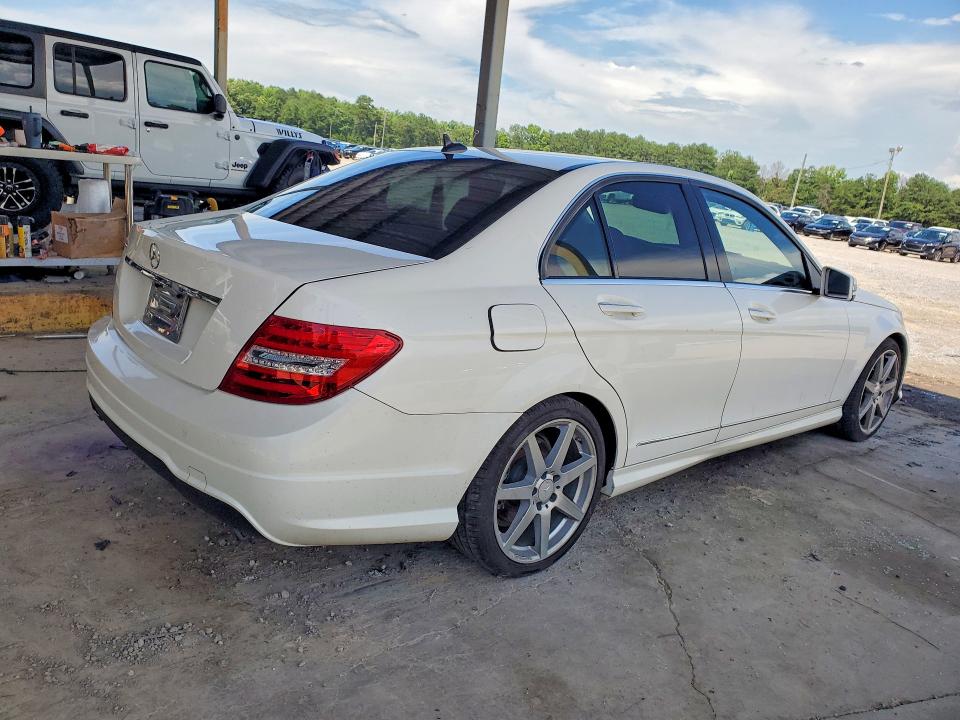 2014 Mercedes-benz C class VIN WDDGF4HB2ER309293 COPART salvage auction — NORMAL WEAR, AL - CERTIFICATE OF TITLE, sold $250 on 2026-07-23 (photo 3)